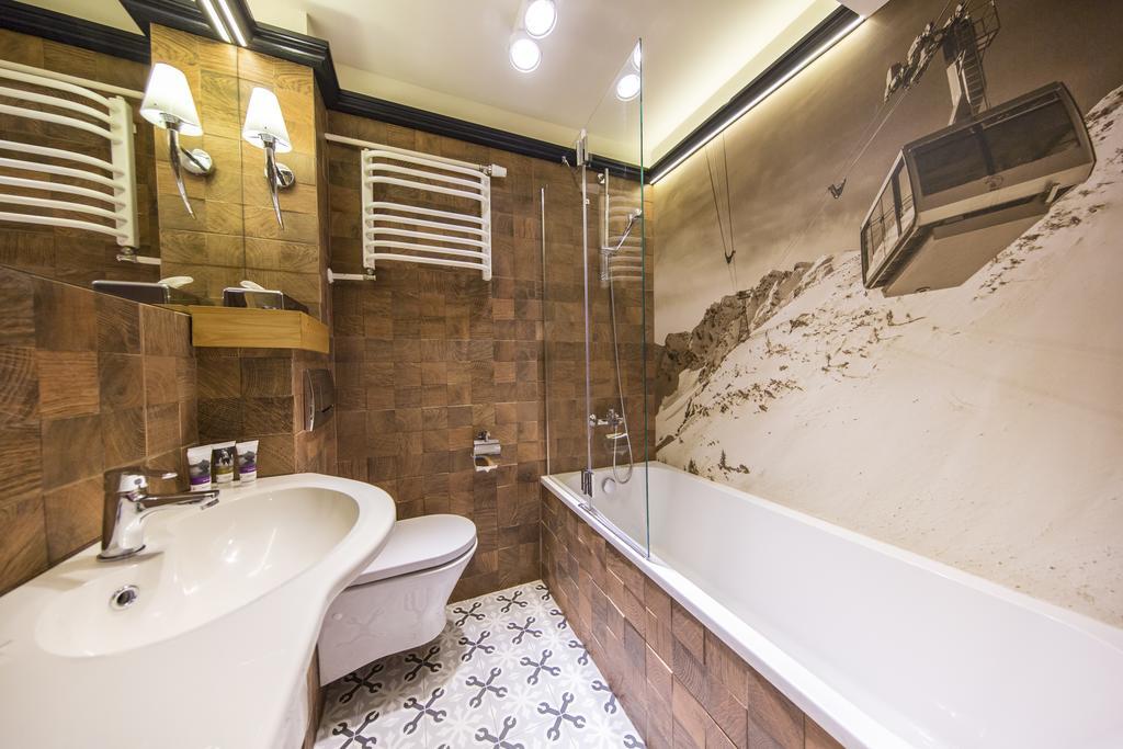 Deluxe Twin Room with Mountain View