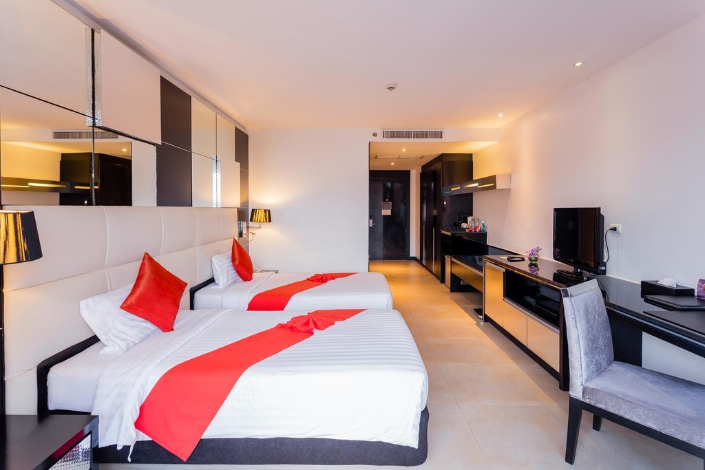 Grande Chambre Lits Jumeaux Deluxe - Vue sur Piscine
