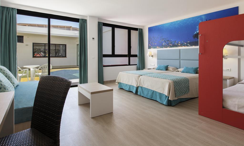 Chambre Familiale (2 Adultes et 2 Enfants)