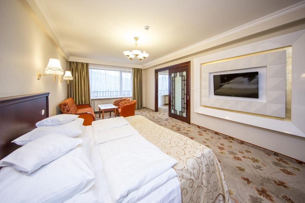 One-Bedroom Apartment,378264808:JPEG