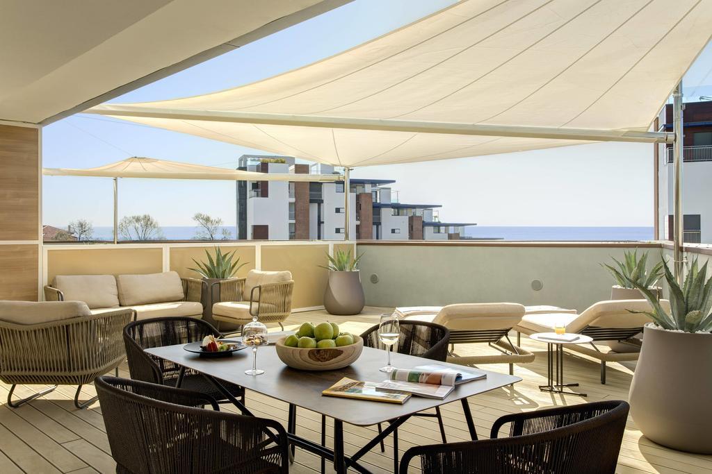 Suite Terrace,1274691763:JPEG
