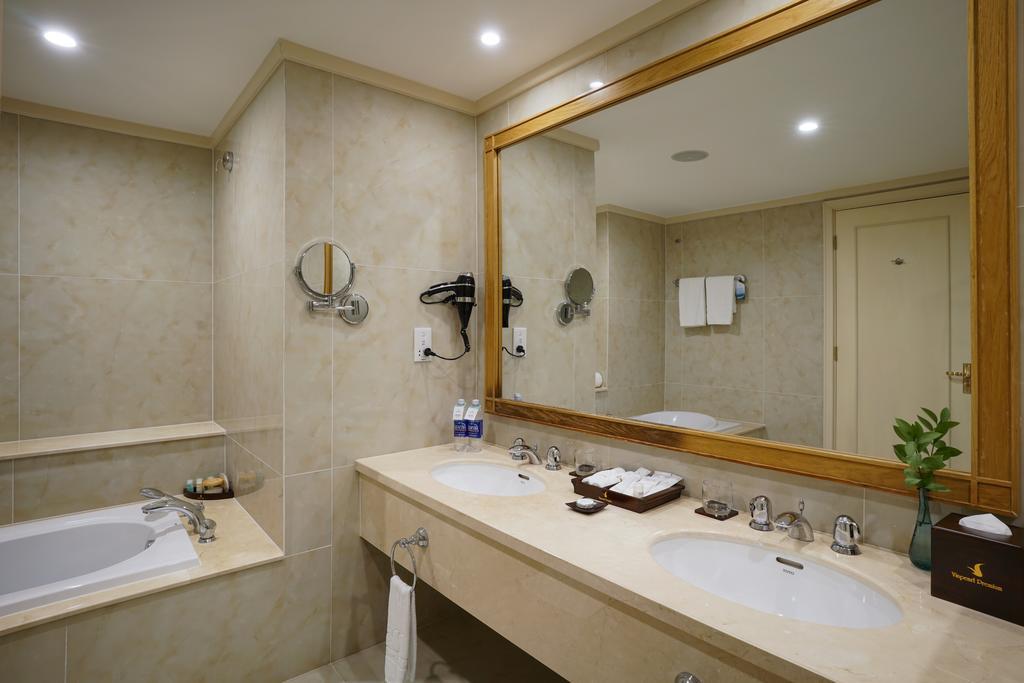 Villa3-Bedroom Beachfront- Fullboard