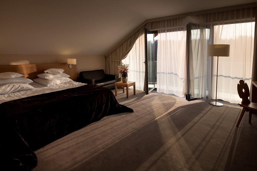 Superior Double or Twin Room with Balcony,1110170004:JPEG