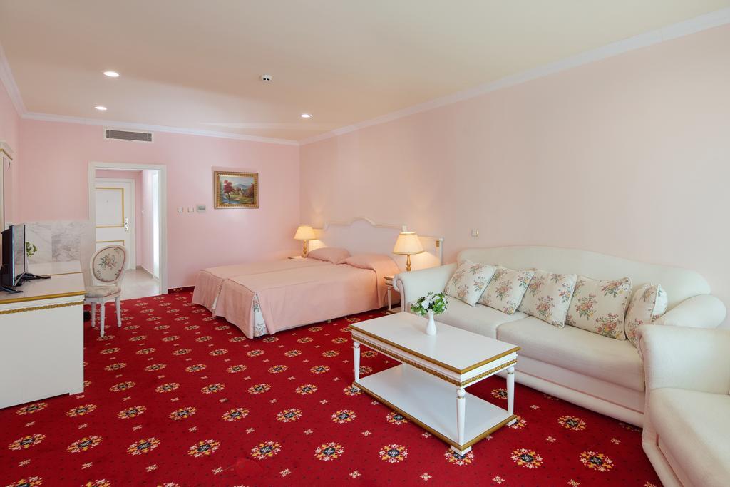 Superior Room,449596551:JPEG
