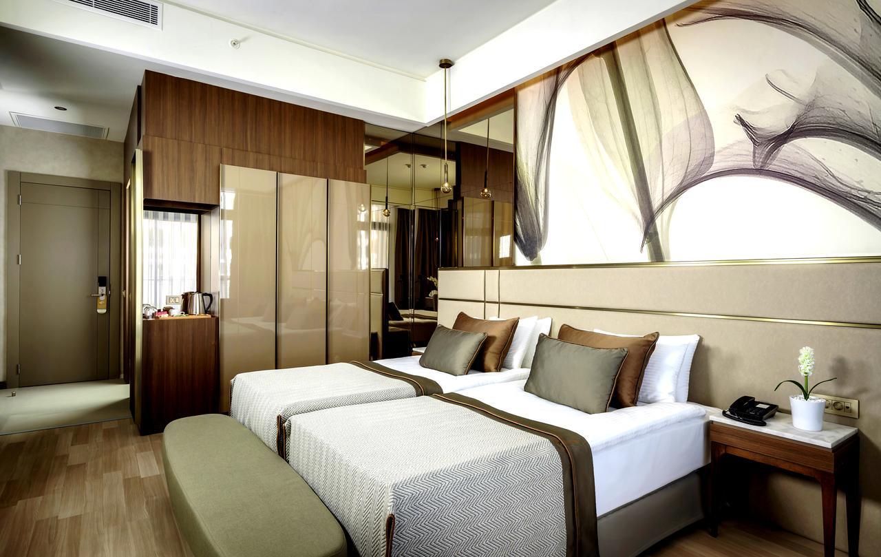 Chambre de Luxe - Accès depuis Piscine