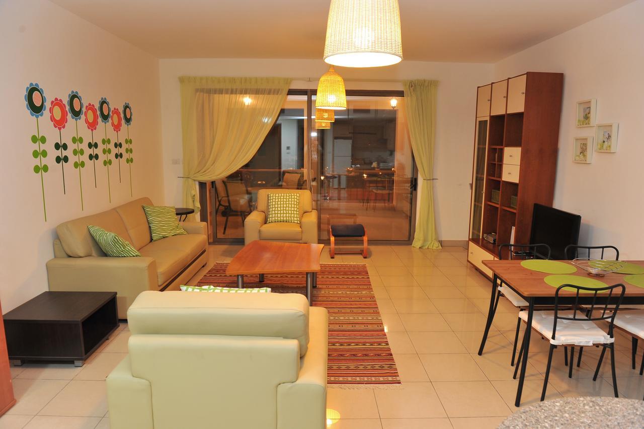 Two-Bedroom Premier Apartment,526696554:JPEG