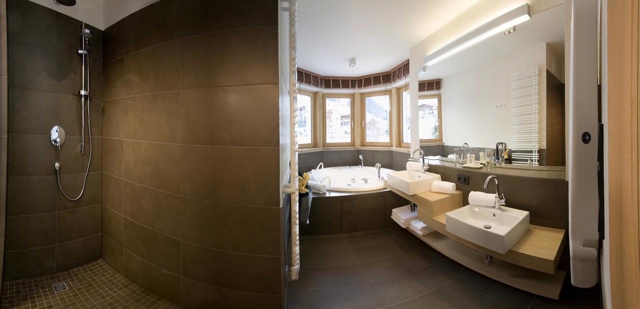 Suite with Spa Bath