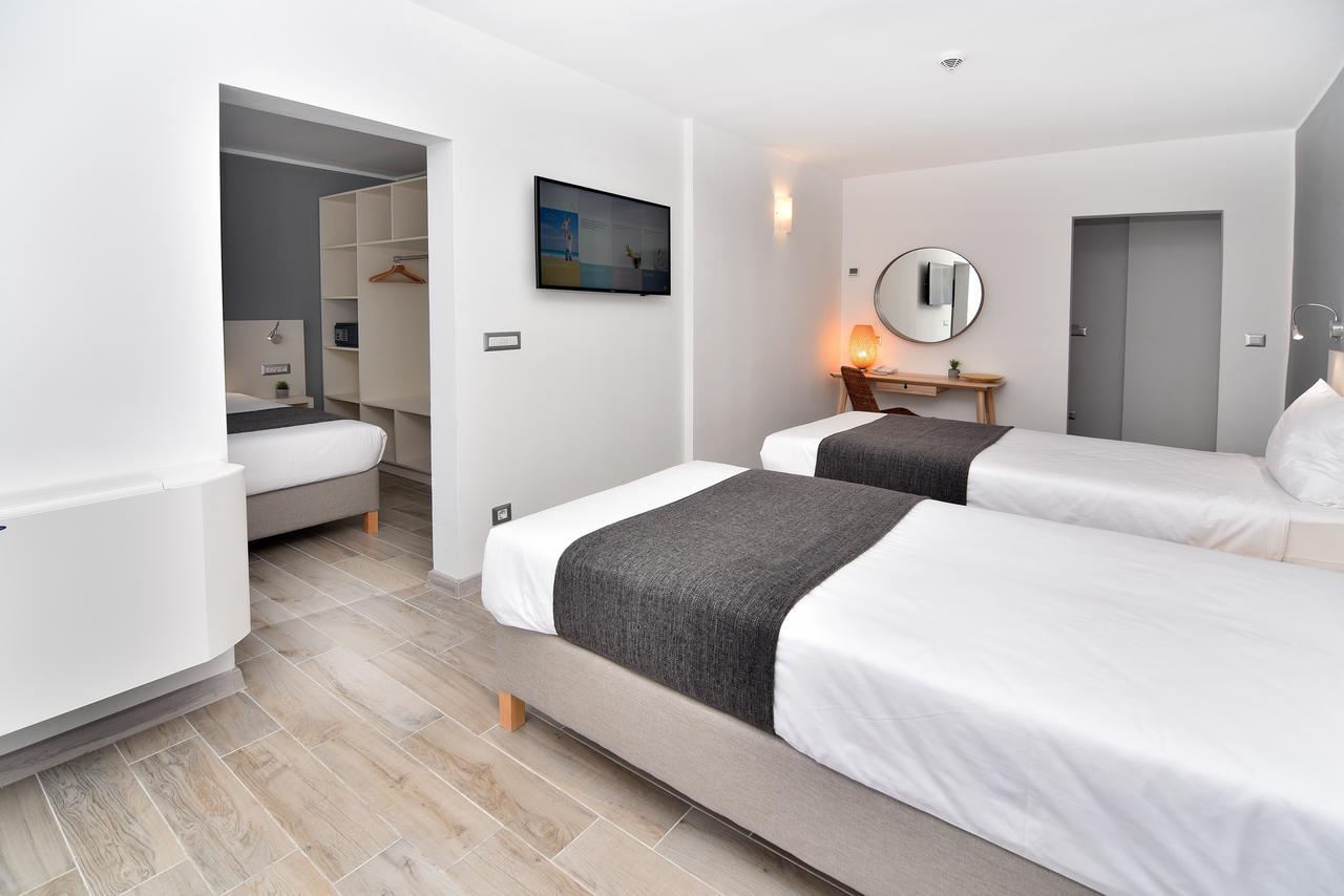 Deluxe Family Suite