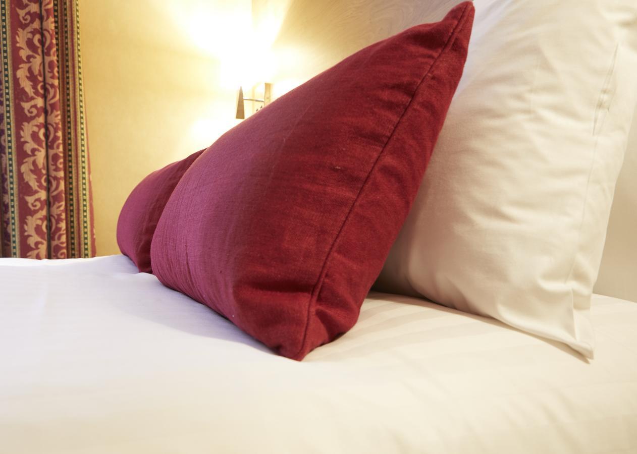 Small Double Ensuite,631886382:JPEG