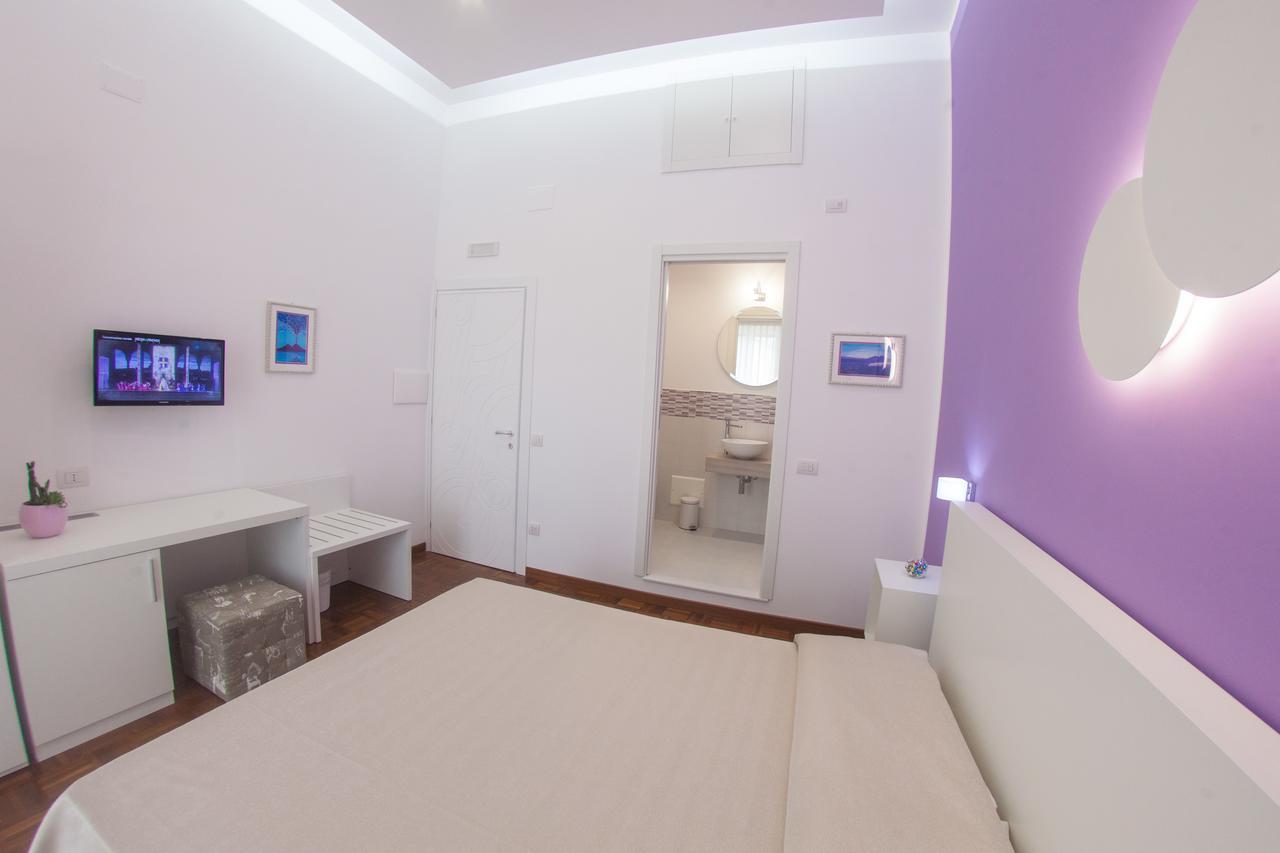 Deluxe Double Room with Balcony,662346099:JPEG