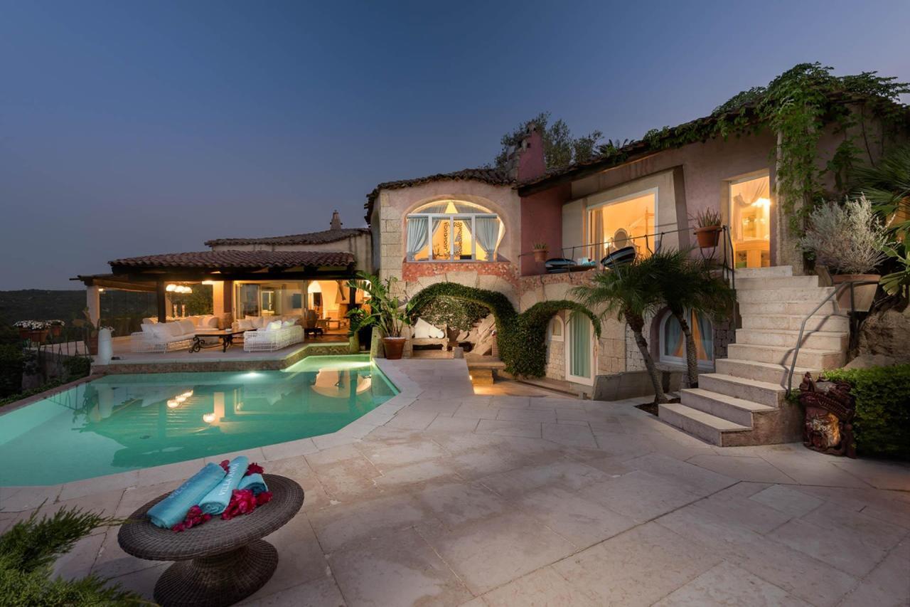King Suite with Pool View
