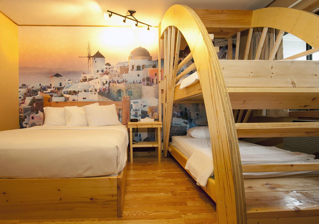 Resort Room 1 Queen with Bunk (includes free water & theme park passes),947808031:JPEG