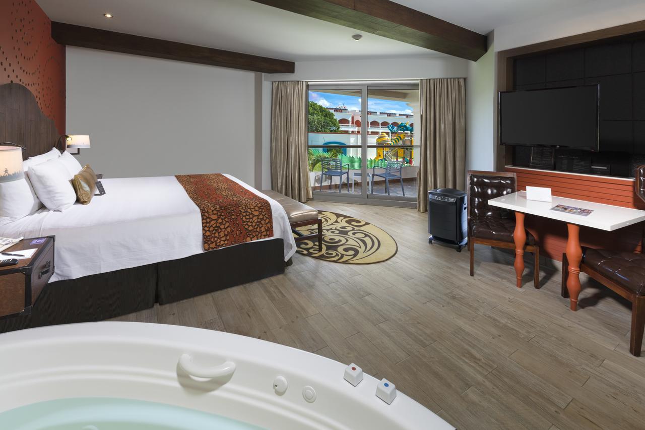 Deluxe King Bed