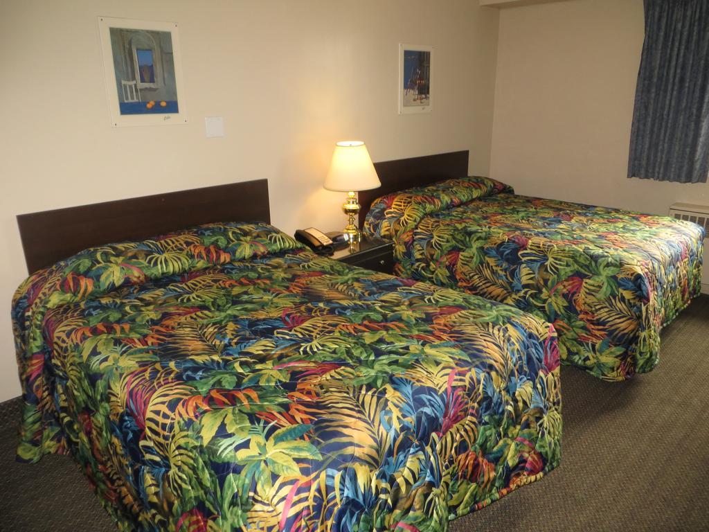 Standard Suite,67988120:JPEG