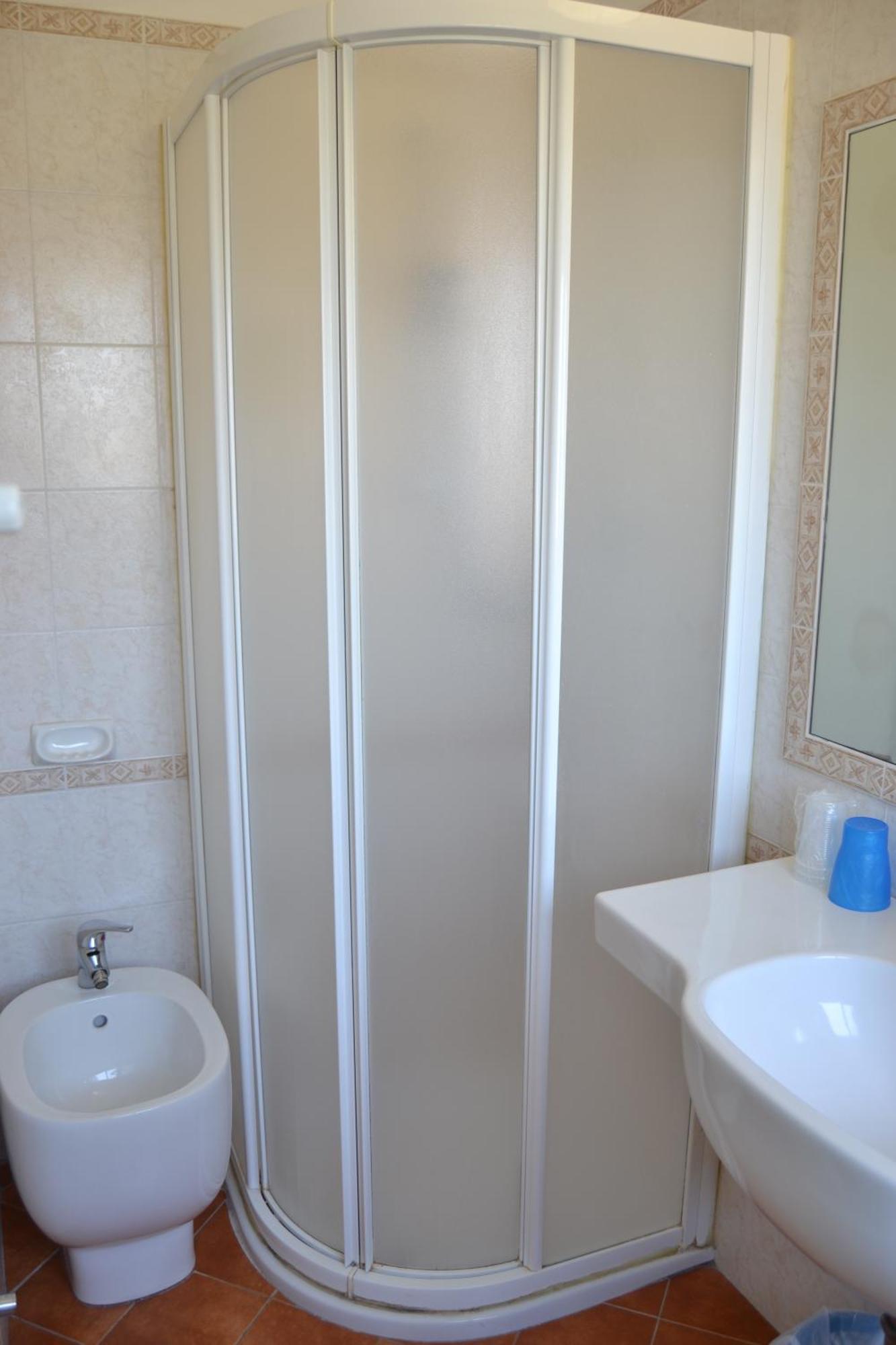 Triple Room,945774373:JPEG