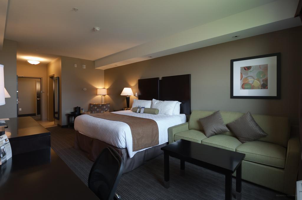 King Suite with Sofa Bed and Whirlpool - Non-smoking