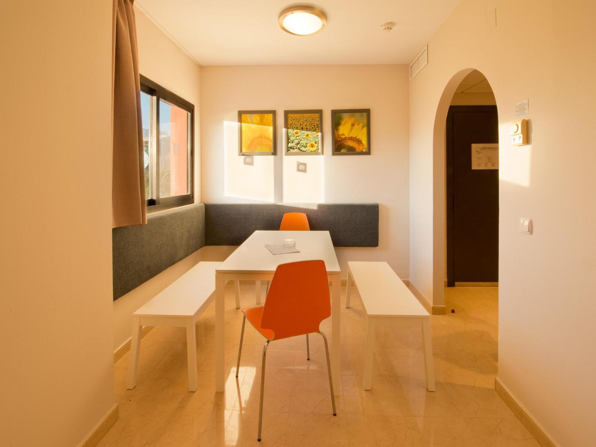 Two-Bedroom Apartment,1306996519:JPEG