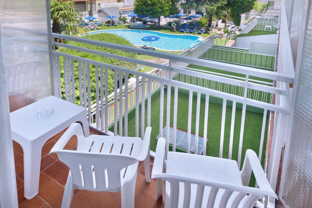 Apartment with Balcony and Pool View (2-4 Adults)