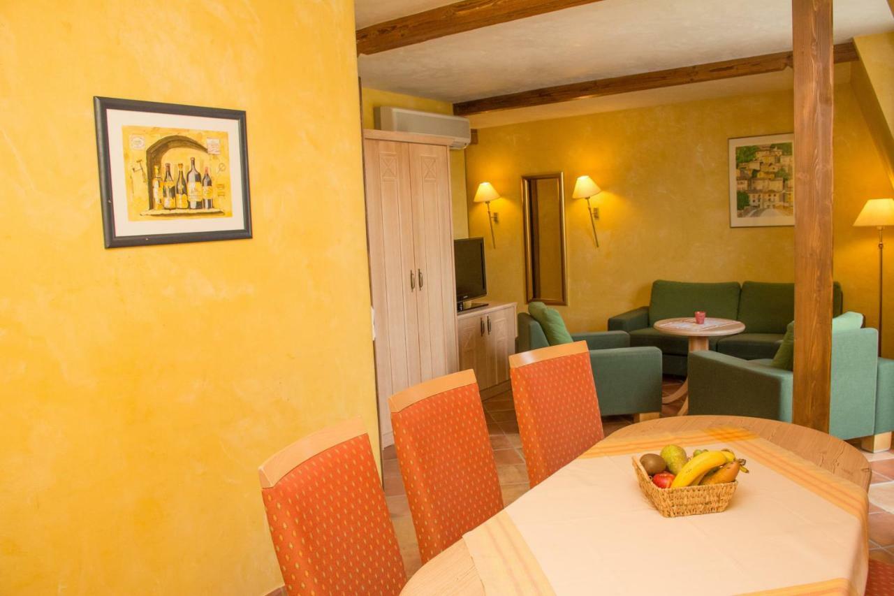 Apartment,831042083:JPEG