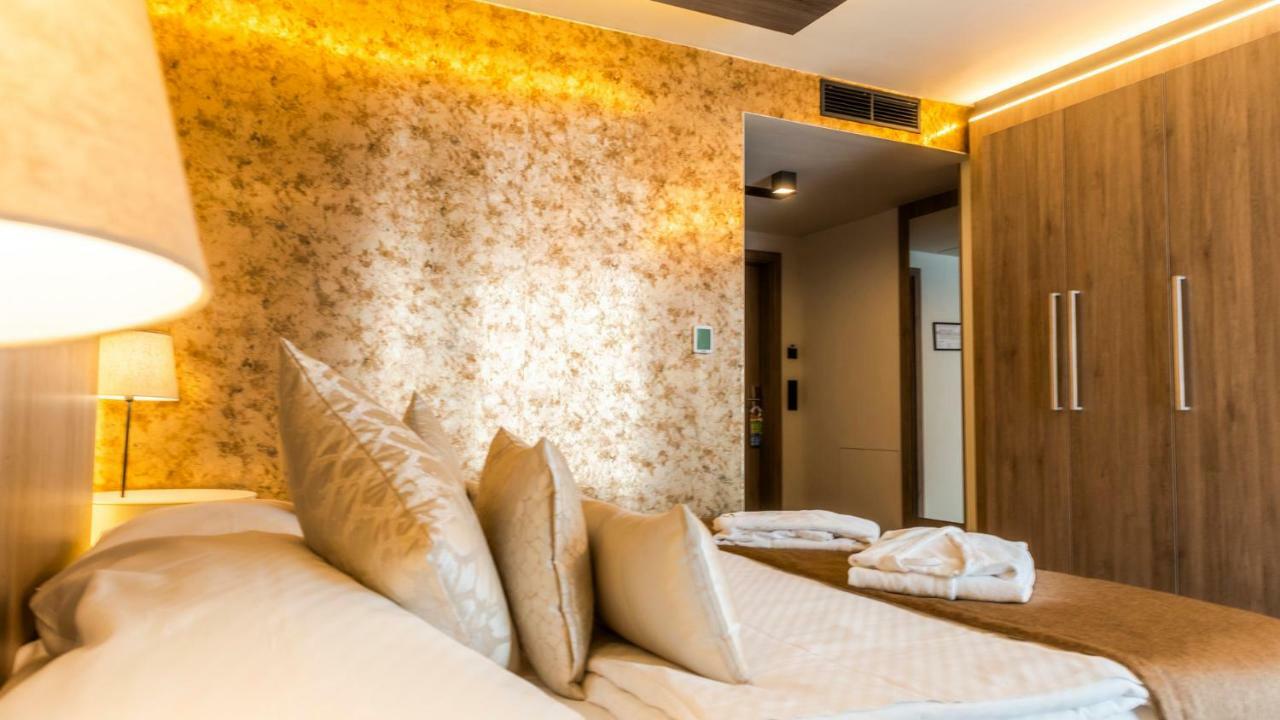 Standard Double Room,831126092:JPEG