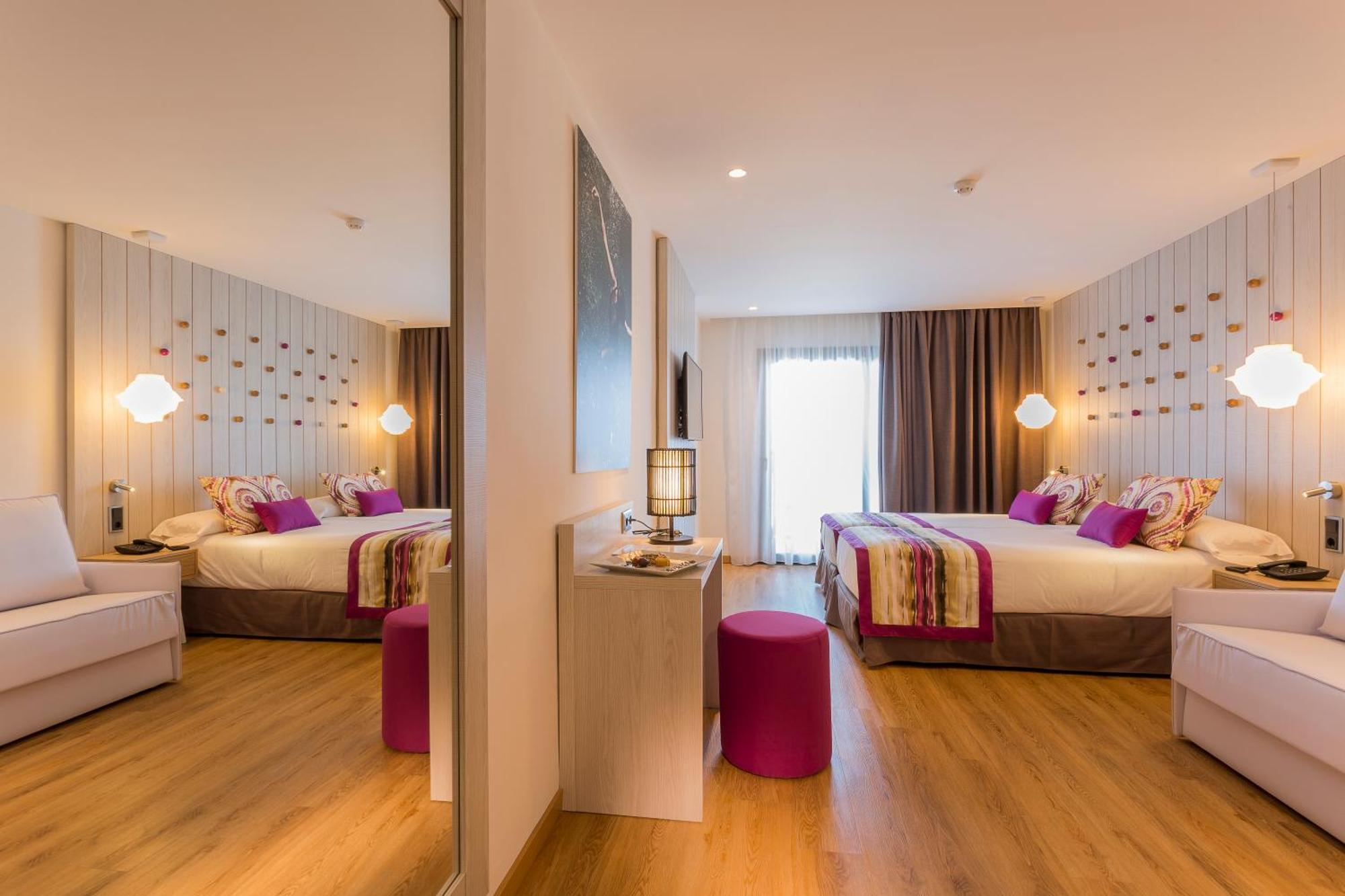 Chambre Double Supérieure Côté Piscine
