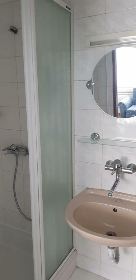 Chambre Lit King-Size avec Balcon