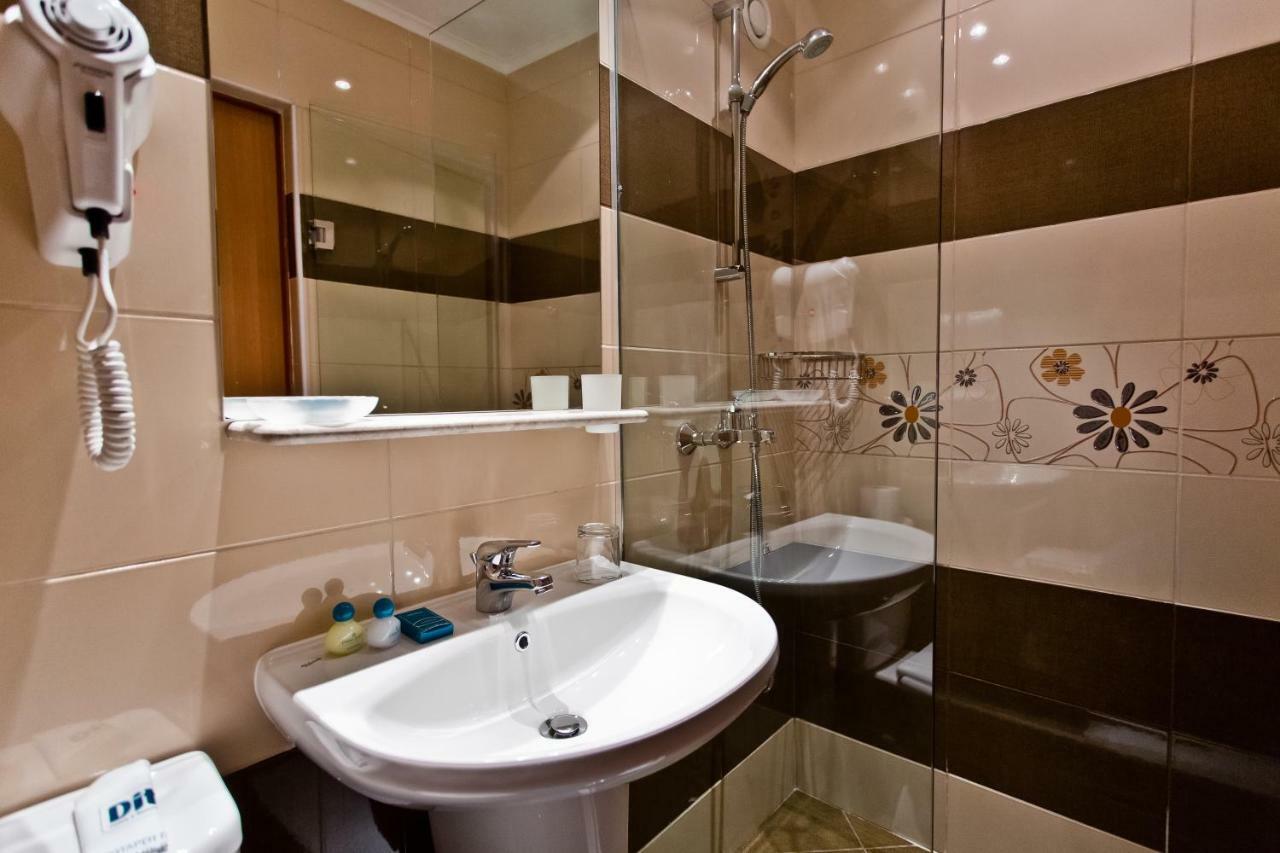 Standard Single Room - No Extra Bed Available,909498148:JPEG