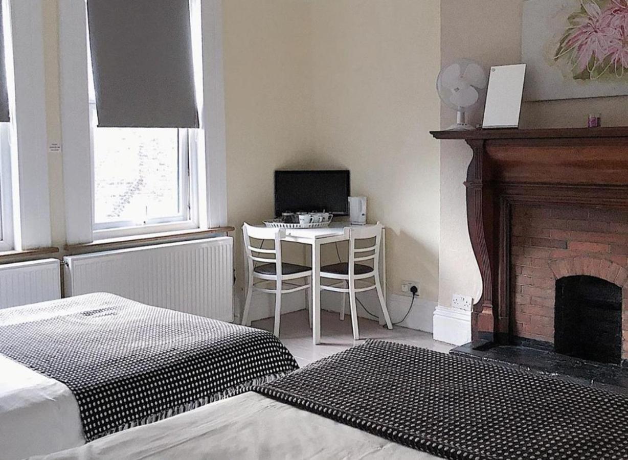 Chambre Triple avec Salle de Bains Privative