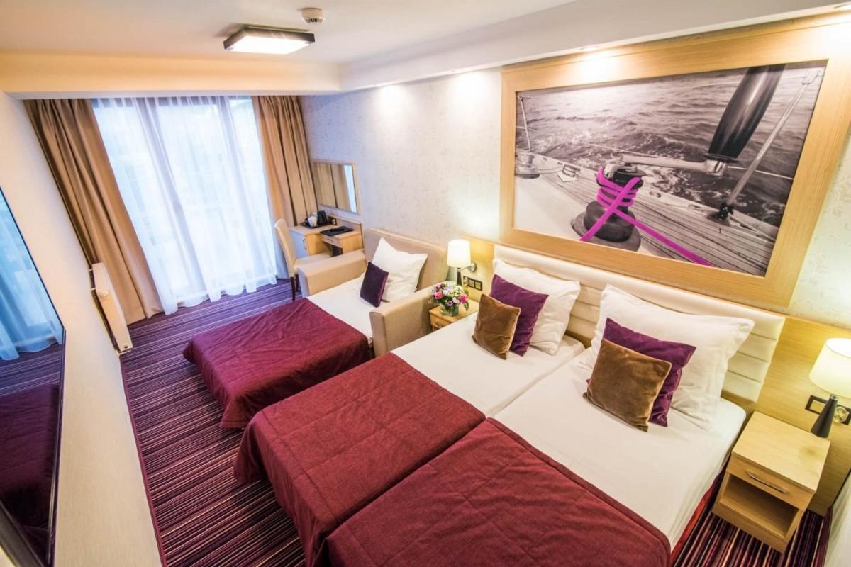 Large Premium Double or Twin Room,1010774728:JPEG