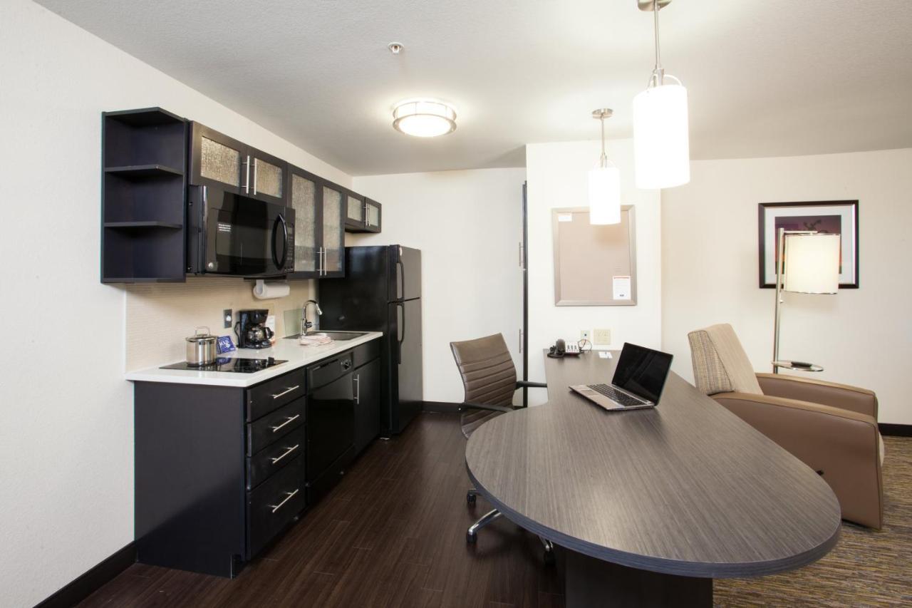 King Studio Suite Mobility Accessible Roll Shower or Non-Smoking,1438853122:JPEG
