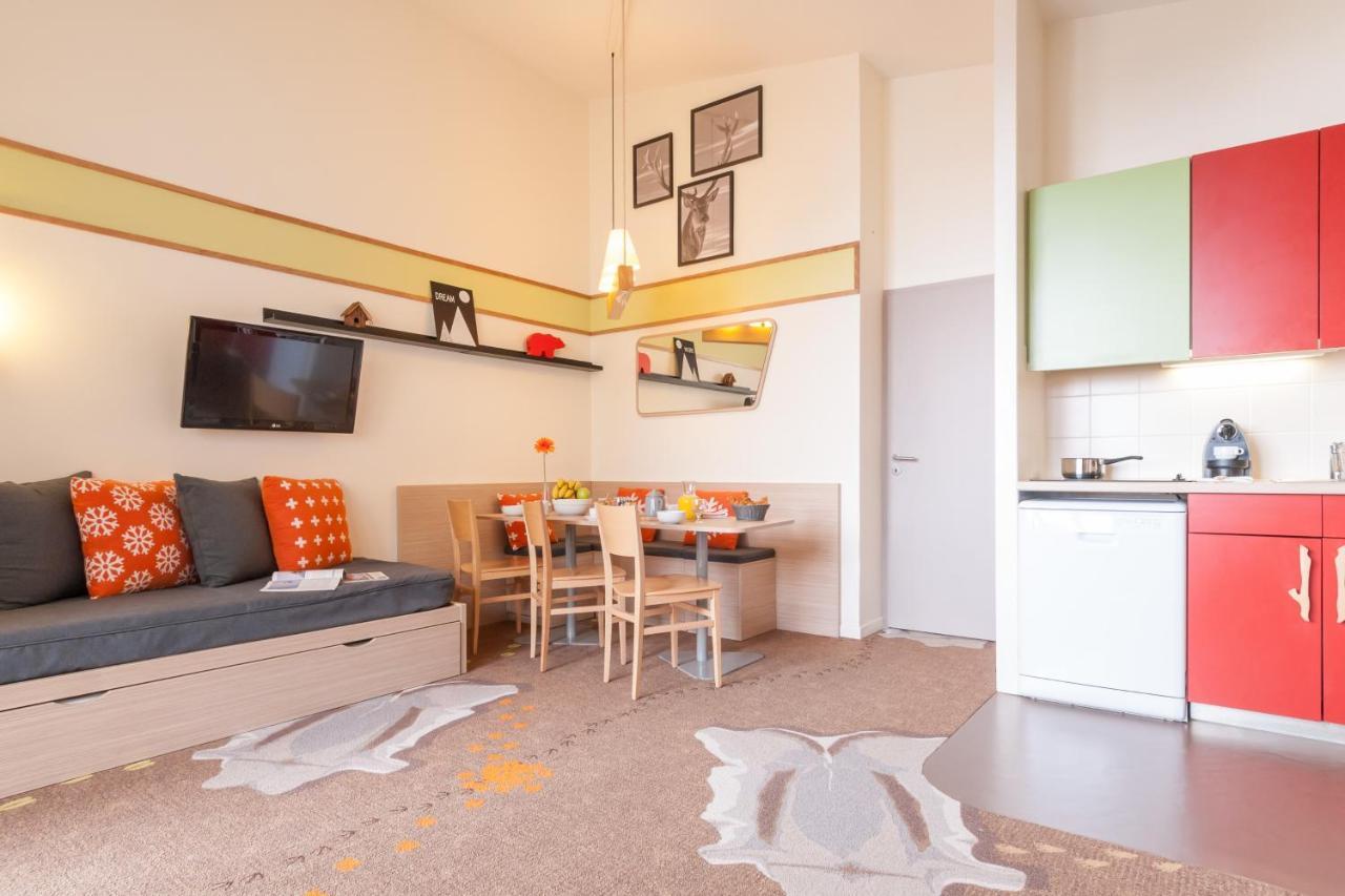 One-Bedroom Apartment with Sleeping Alcove and Open Moutain View (7 People),996791041:JPEG