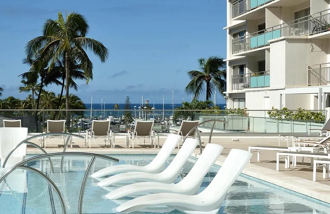 @ Marbella Lane Executive Suite, Steps To Beach-1