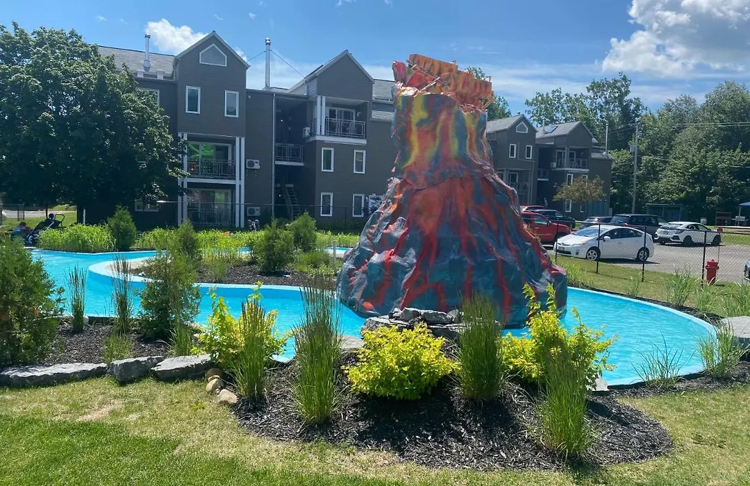 Condo Avec Parc Aquatique !-1