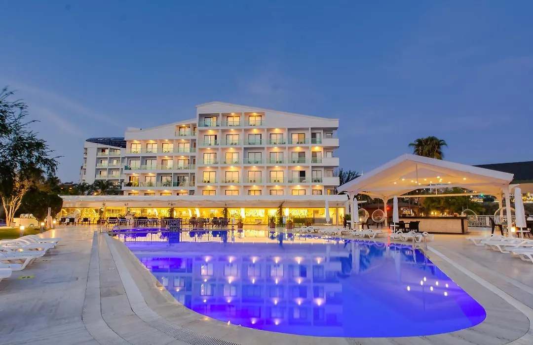 Falcon Hotel-1