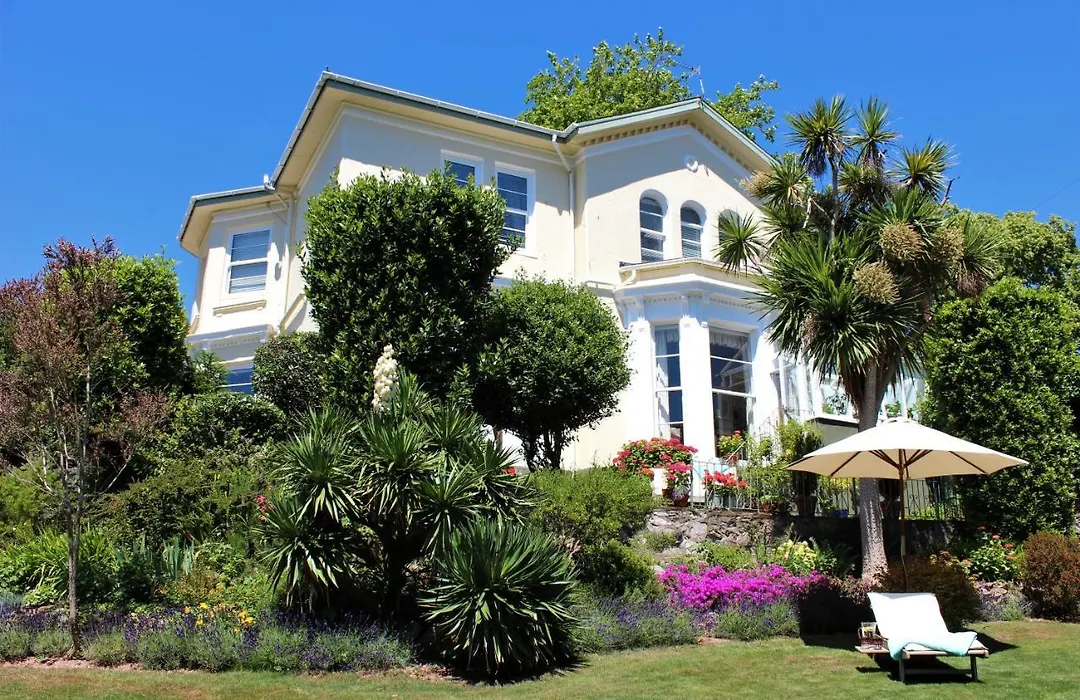 Trafalgar House-1