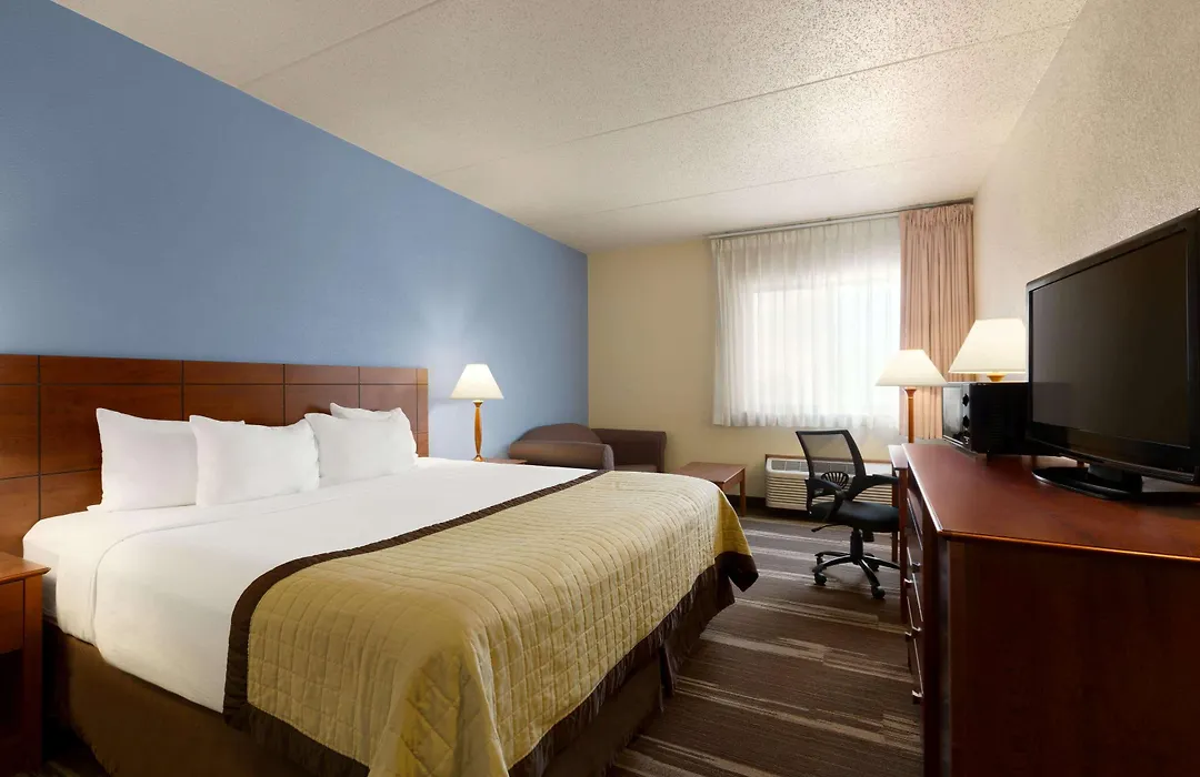 Ramada By Wyndham Fargo-1