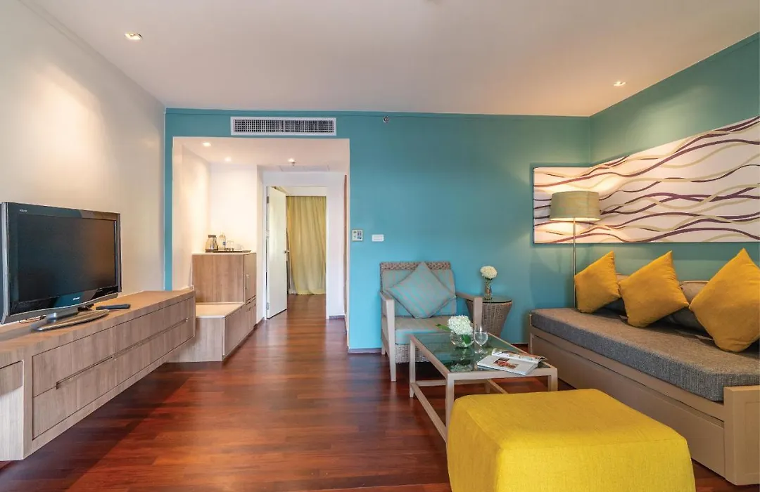 Radisson Resort And Suites Phuket-1