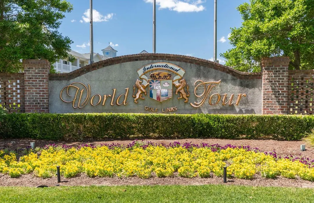 The Salty Fairway, Golf Course Condo With Resort Style Pool, 5 Miles From Beach, Fully Updated-1