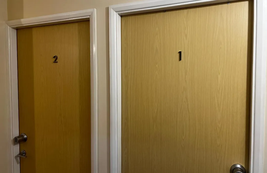 Crownford Guesthouse - Close To Hanley Centre And University-1