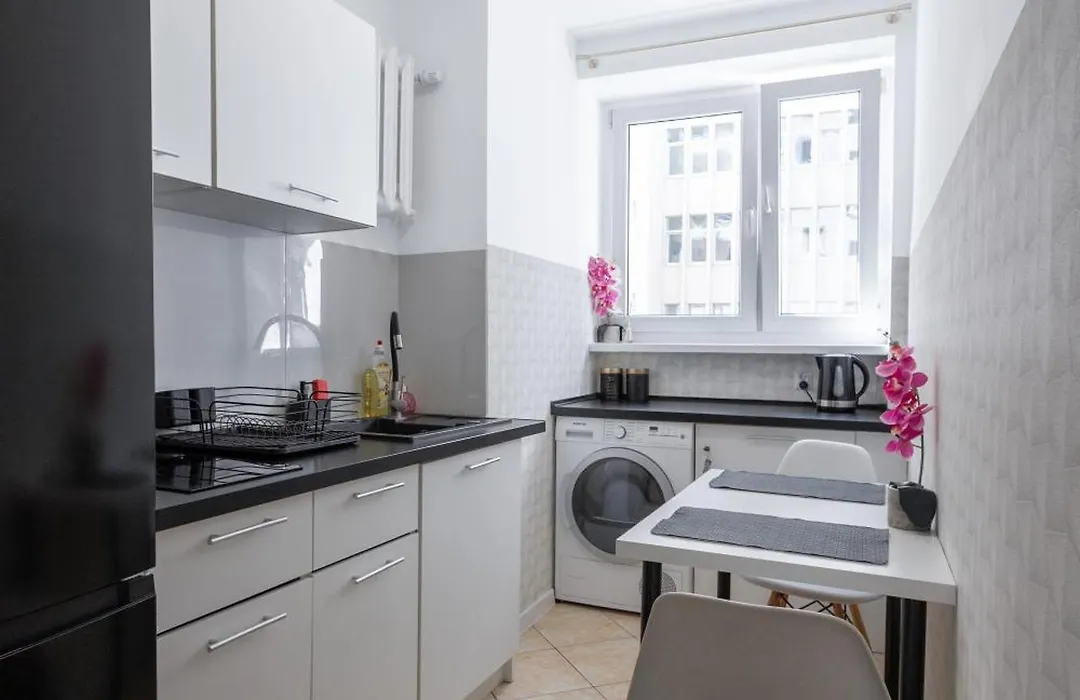Clicktheflat Zurawia Street Apart Rooms-1