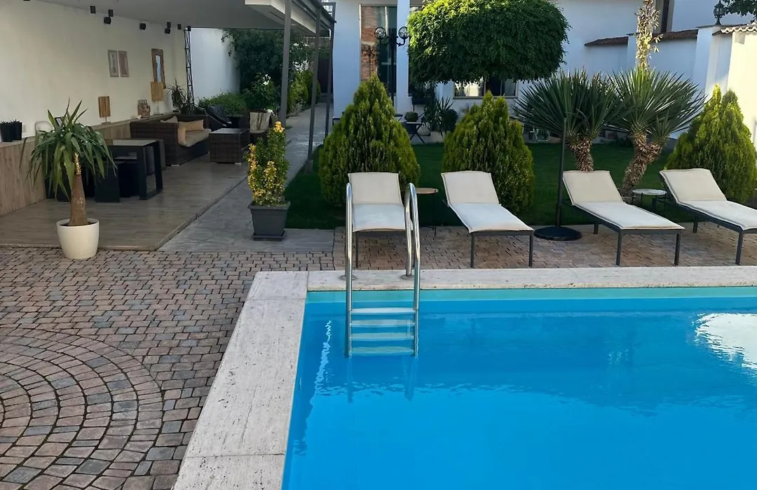 Garden Lounge Hotel-1