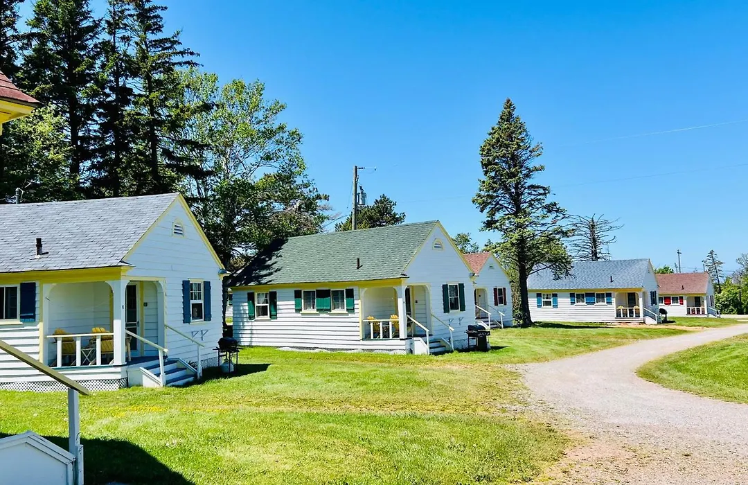Green Gables Bungalow Court-1