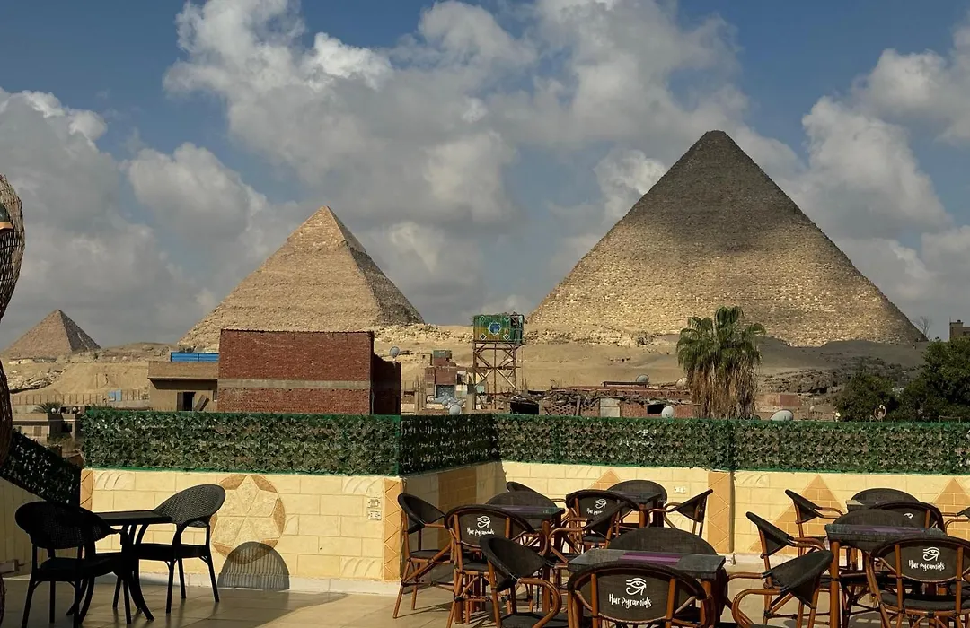 Hur Pyramids Land Inn-1