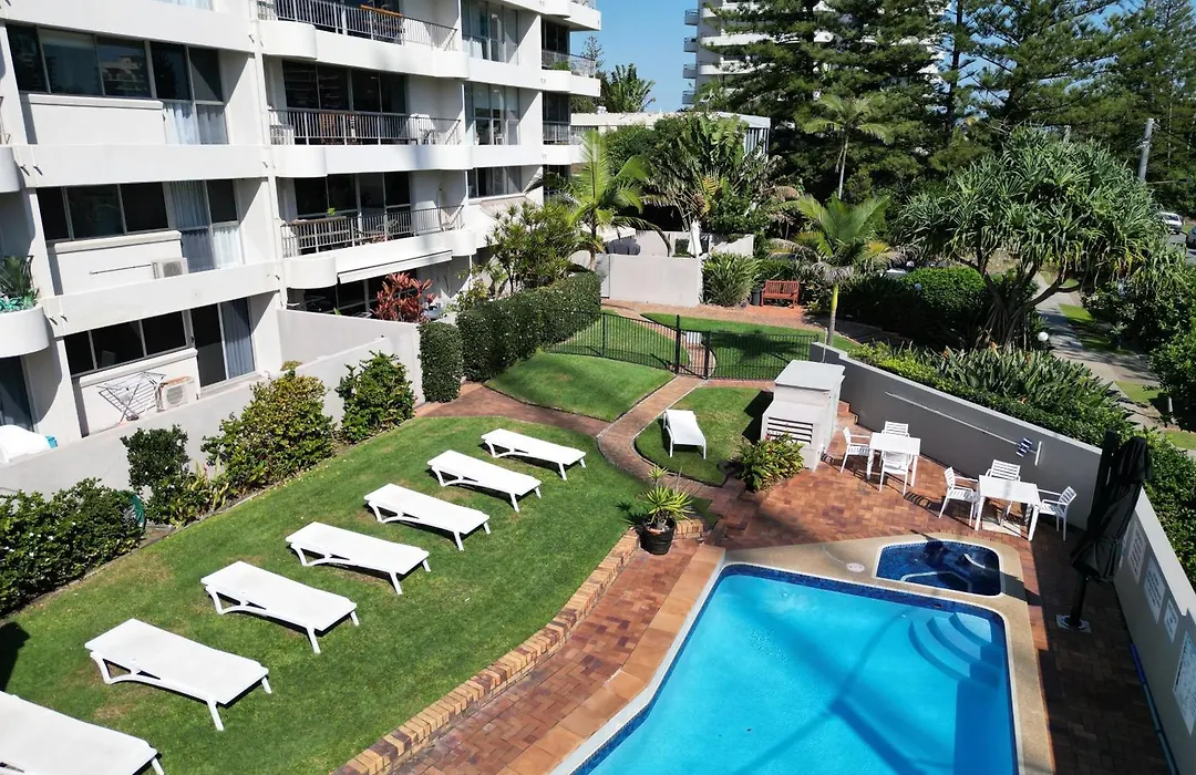 Surfers Chalet-1