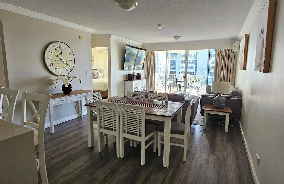 Broadbeach Holiday Apartments-1