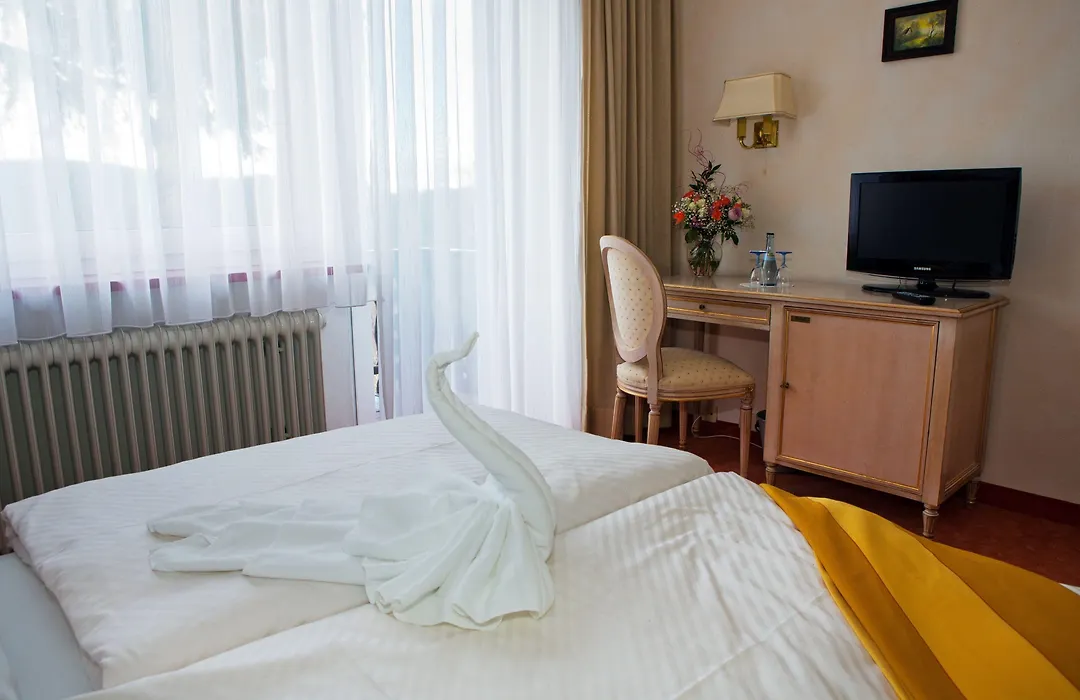 Hotel Diana-1