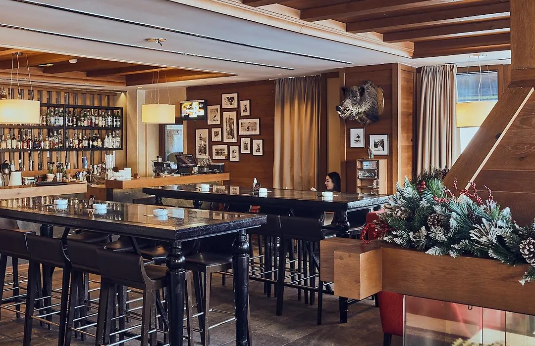 Grey Family Hotel-1