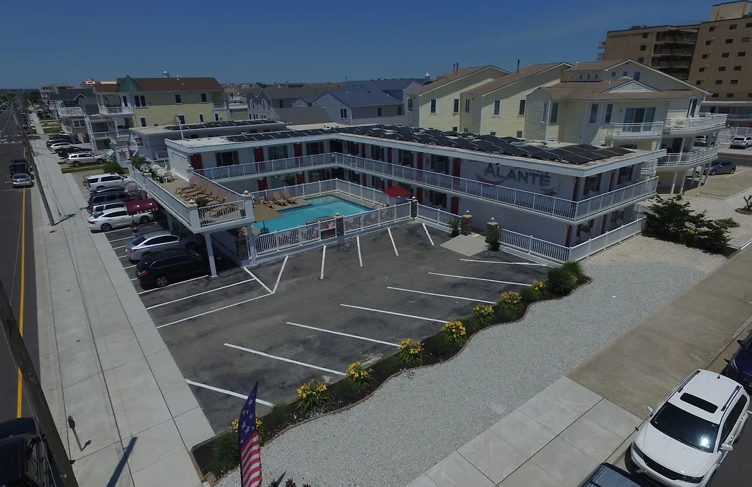 Alante Oceanfront Motor-1