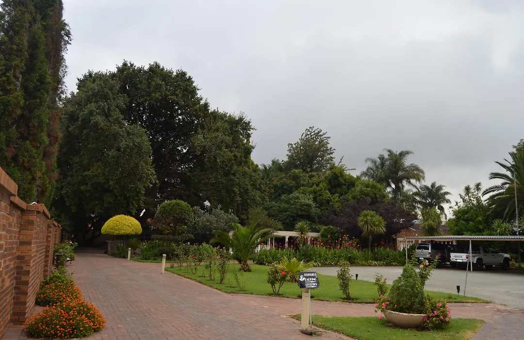 Airport Gardens Boutique Hotel-1
