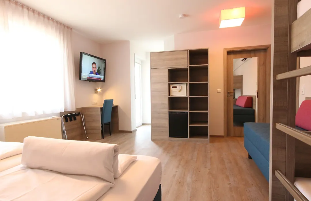 Gaestehaus Mythos-1